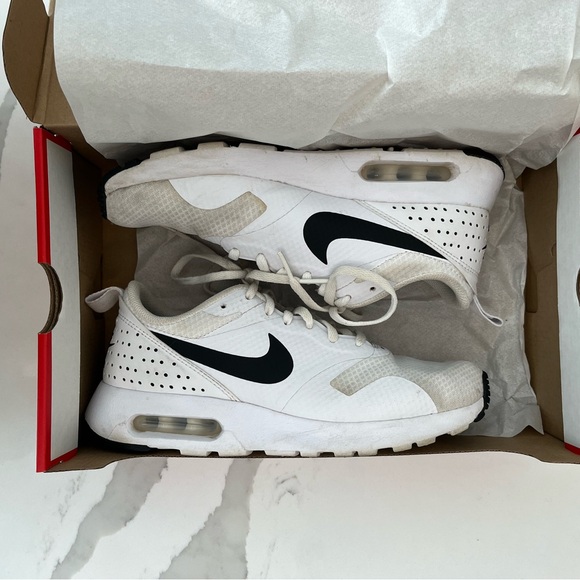 Nike Air Max Tavas - Picture 1 of 3